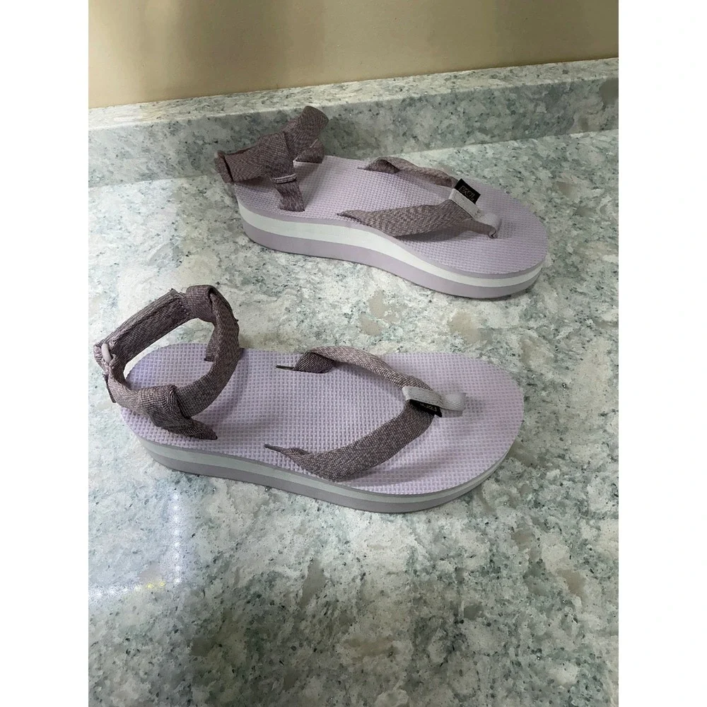 Teva Sandals Flatform Universal 9 Lavender Purple Platform Thong Ankle Strap